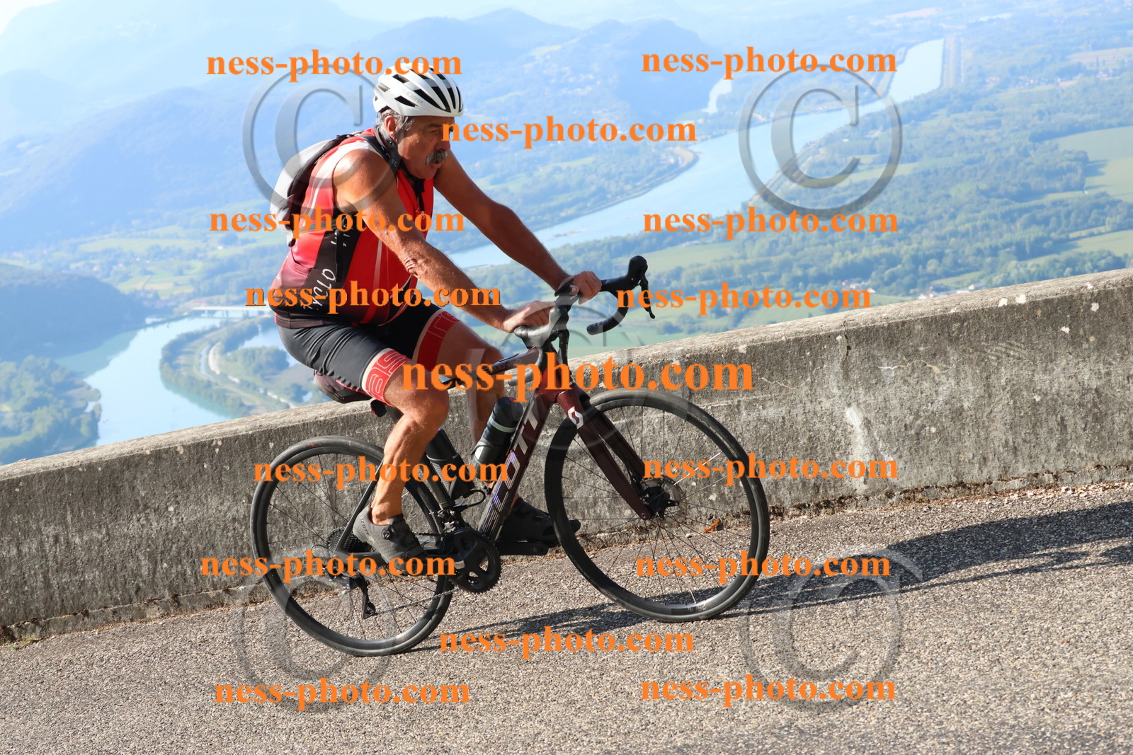 Col du Grand Colombier (1186).JPG