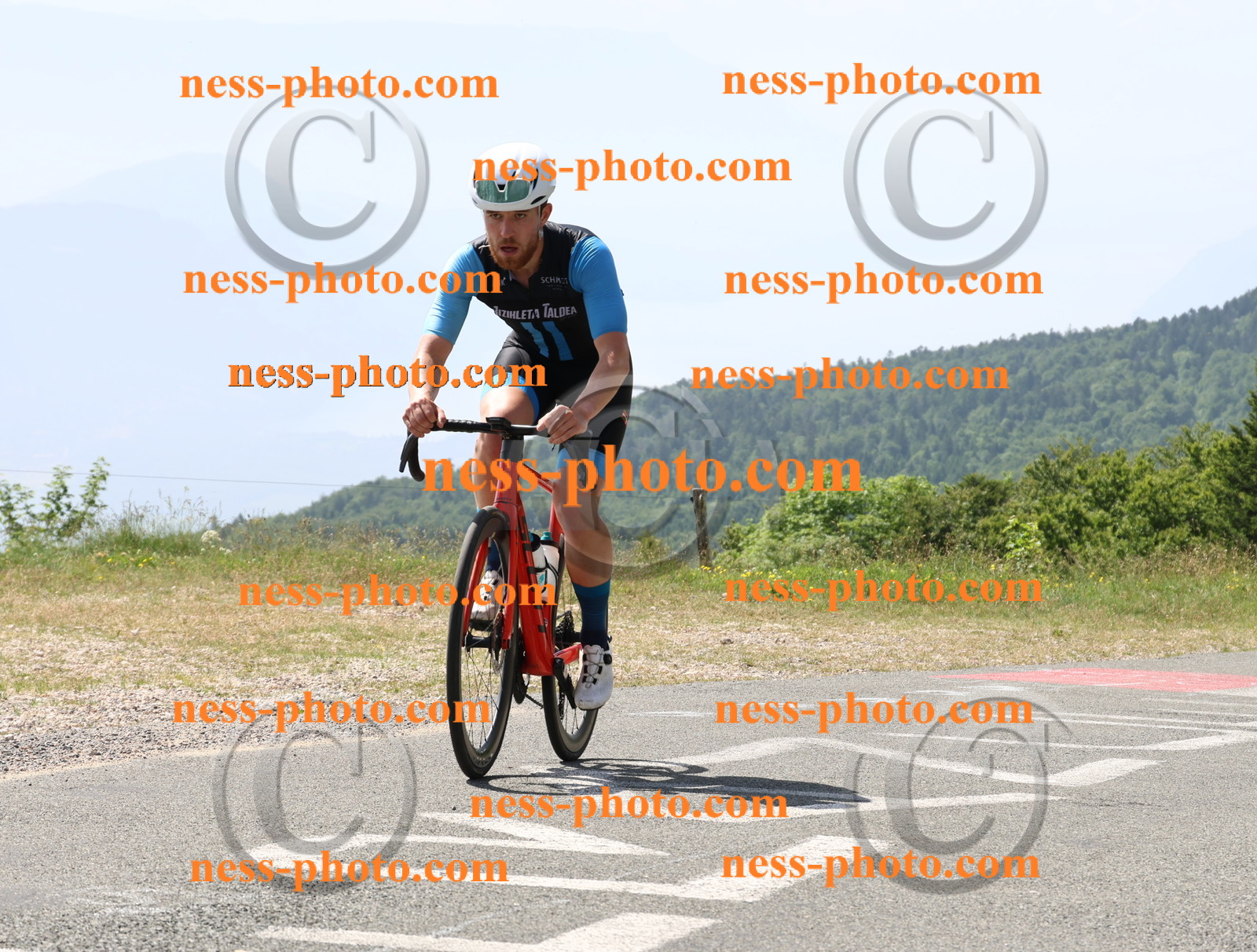 Col du grand Colombier (1566).JPG