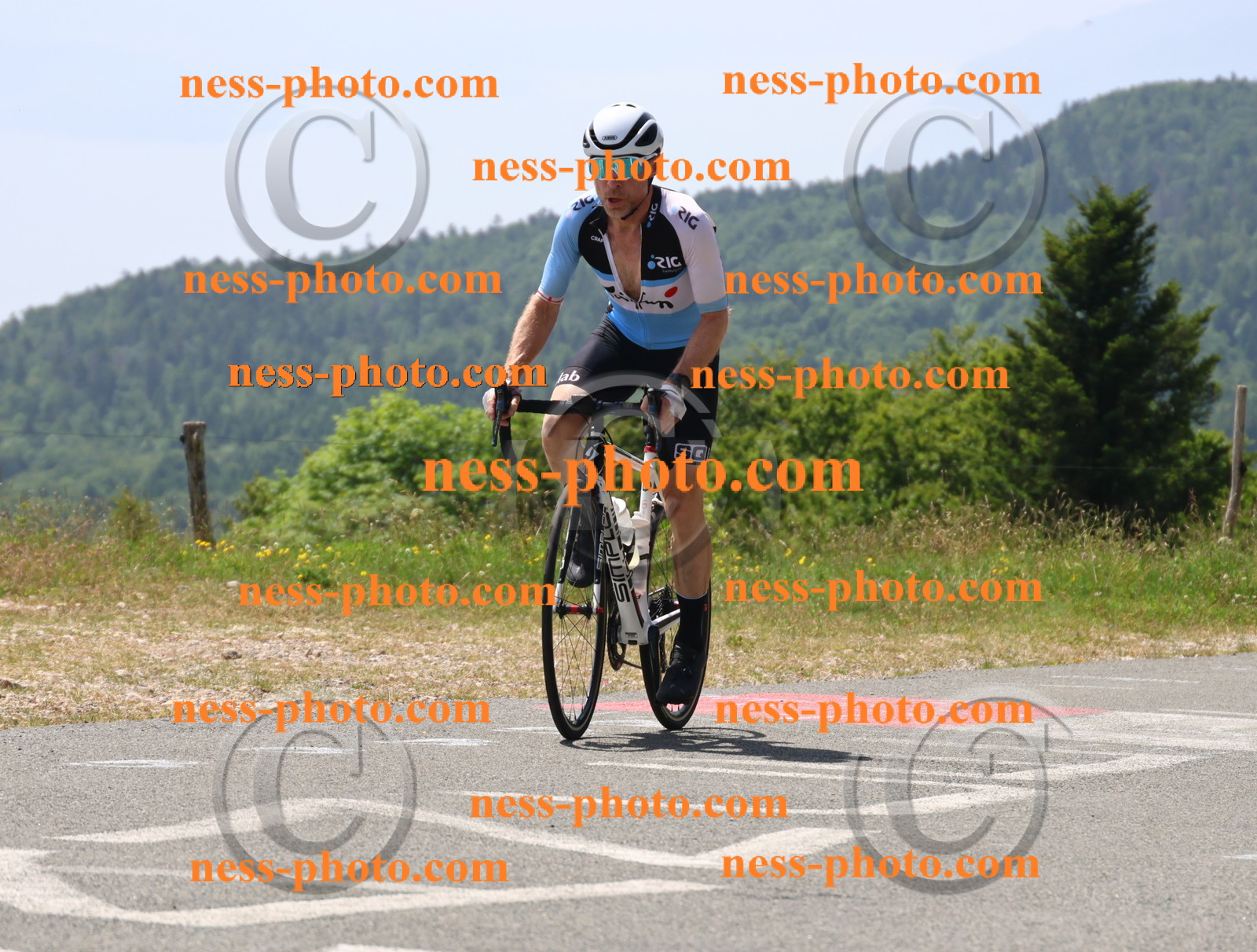 Col du grand Colombier (2260).JPG