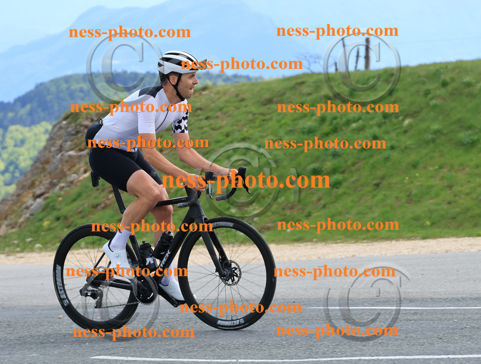 Col du grand Colombier (684).JPG