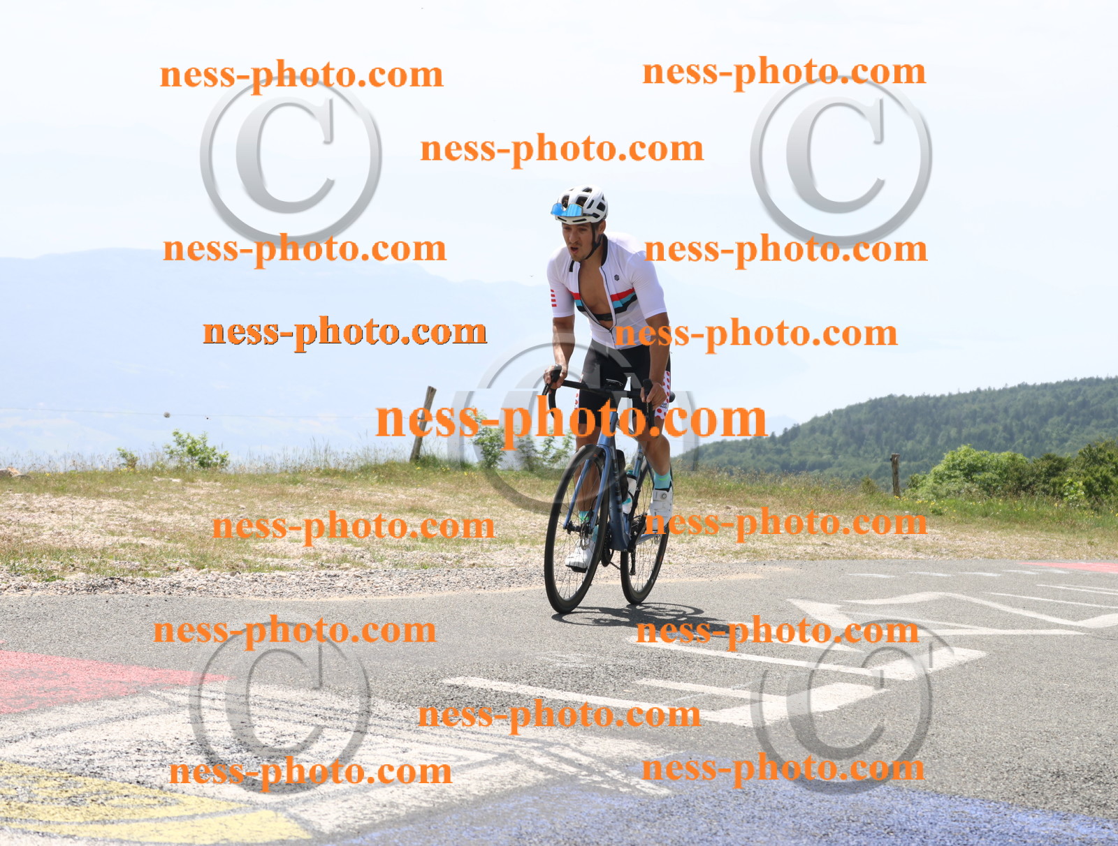 Col du grand Colombier (2098).JPG