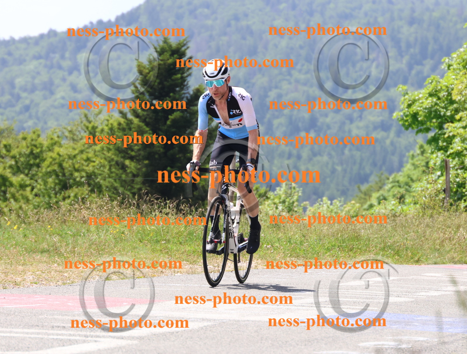 Col du grand Colombier (2258).JPG