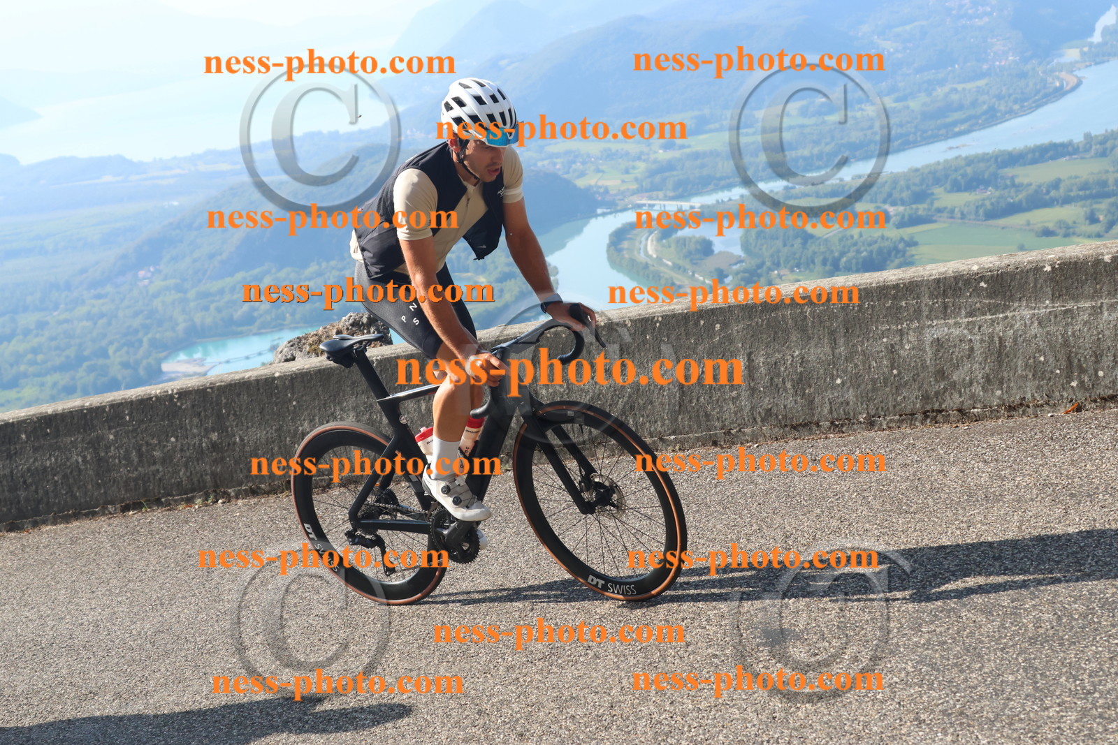 Col du Grand Colombier (1544).JPG