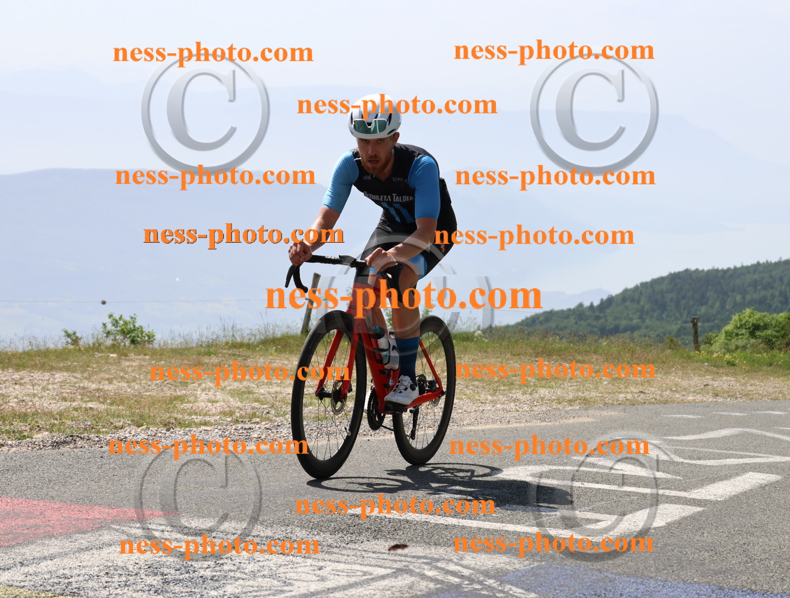 Col du grand Colombier (1567).JPG