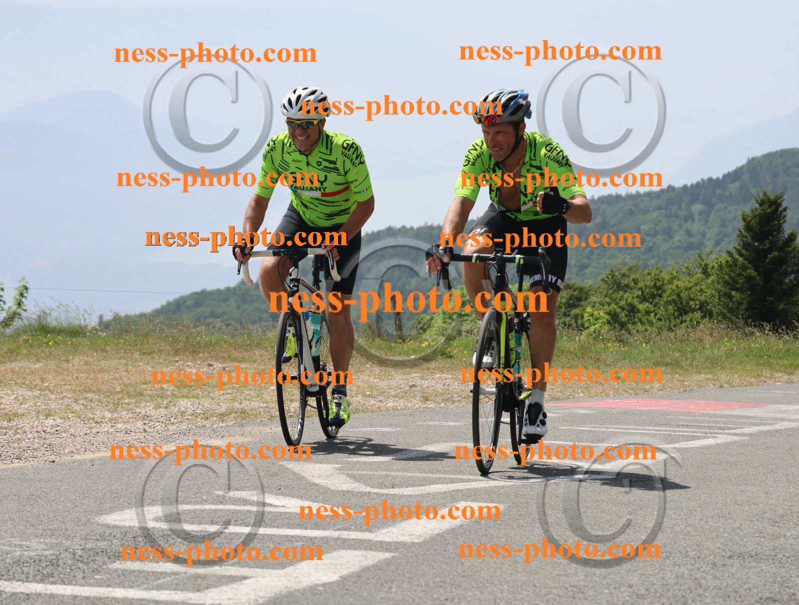 Col du grand Colombier (2136).JPG