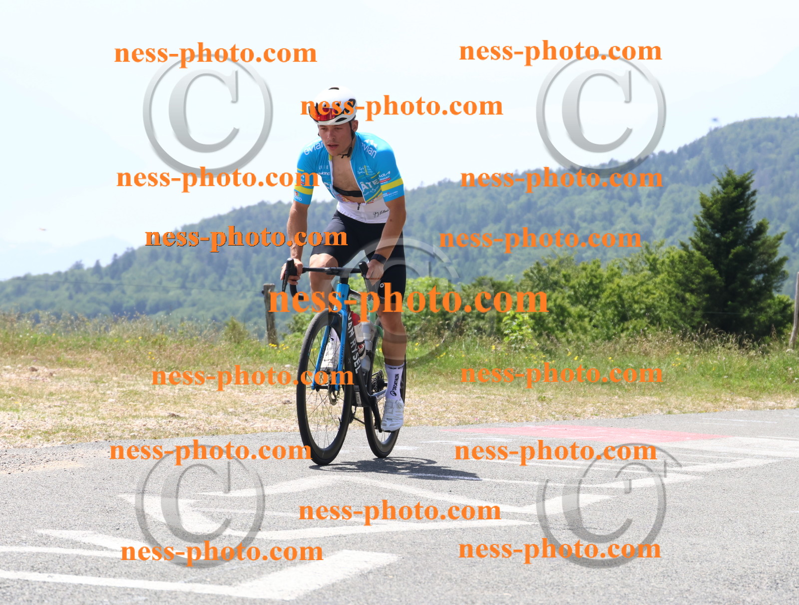 Col du grand Colombier (2267).JPG