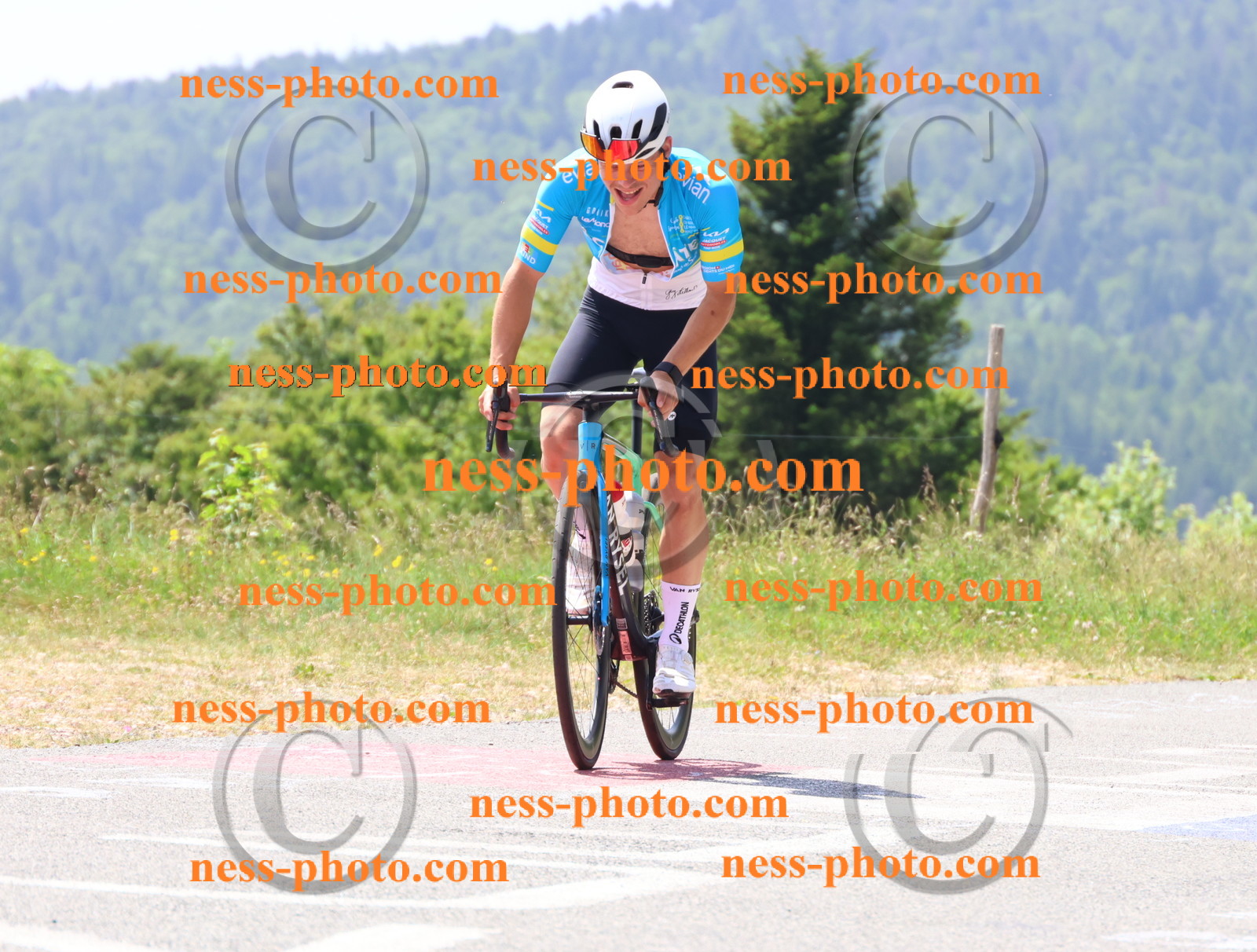 Col du grand Colombier (2265).JPG