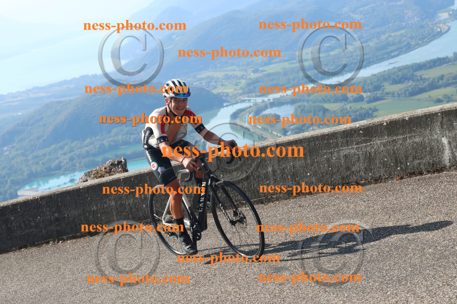 Col du Grand Colombier (2230).JPG